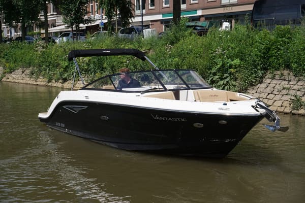 Sea Ray 250 SLX 2018 – snelvarend met 350 pk MerCruiser