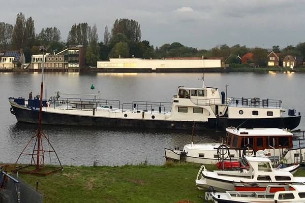 Woonboot 38.00 1955 – Ms Juliana met atelier aan boord