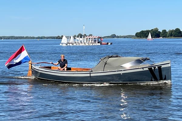 Stalen Sloep 900 (1980) – ruime tochtensloep