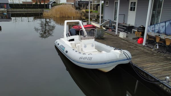 Capelli Tempest 625 2003 – snelle RIB met 225pk Evinrude