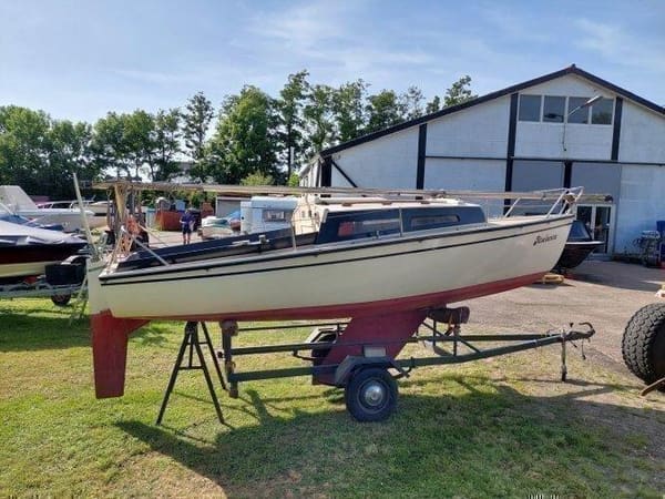 Kolibri 26 (2000) – Zeilboot met kajuit en trailer
