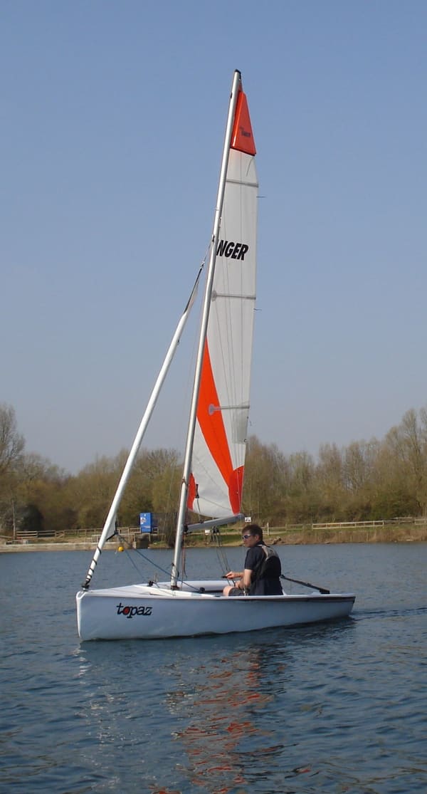 Topper Ranger 2024 – gezinszeilboot met polyethyleen romp