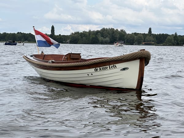 Spiegelsloep Kapiteinssloep 2014 – Epoxy romp, teakdek