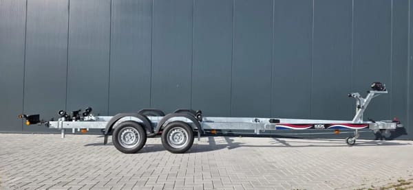 Kicktrailer KT2500 2026 – Geremde LED-trailer tot 7m