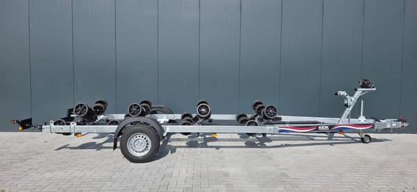 KickTrailer KT1300 XL 2026 – Geremd, 32 multirollers, tot 7m