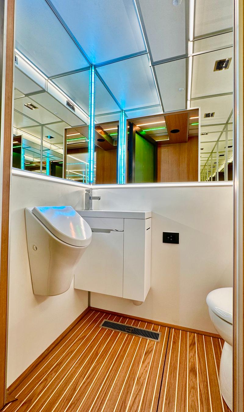 Holiday Boat Sundeck 57 Passenger Catamaran foto 11