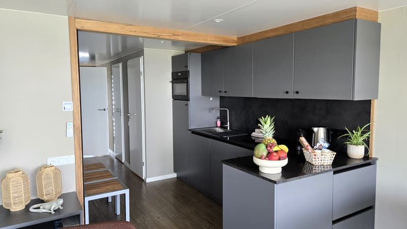 Koopligplaats Sneekermeer Met Apart Te Koop Houseboat 1460 X 500 foto 18