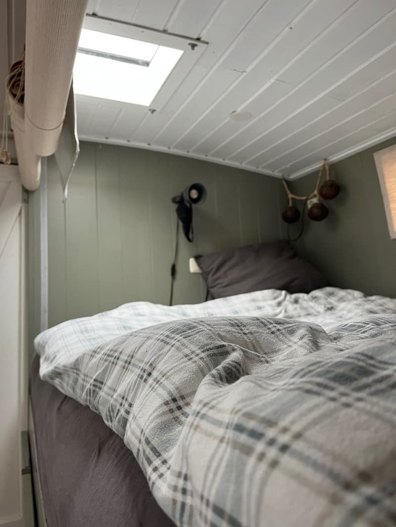 Woonboot 19.00 Geen Ligplaats foto 9