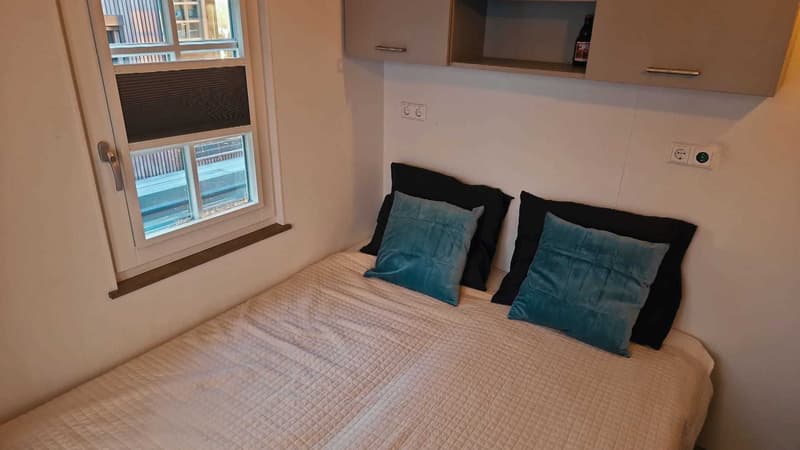 HOMESHIP Houseboat In AMSTERDAM -ZUID VaarChalet 1250D Luxe Goed Varende Houseboat foto 34