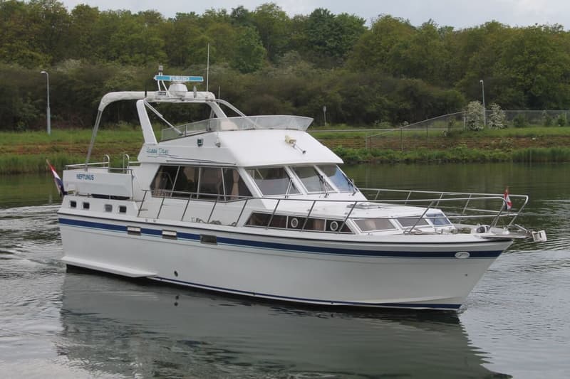 Neptunus 133 Flybridge foto 1