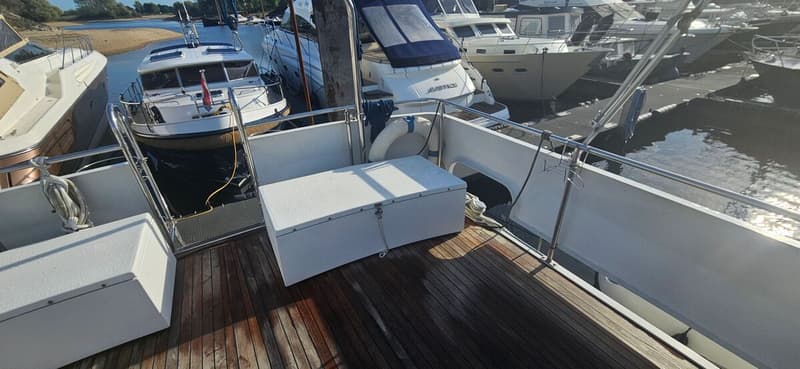 Neptunus 133 Flybridge foto 12