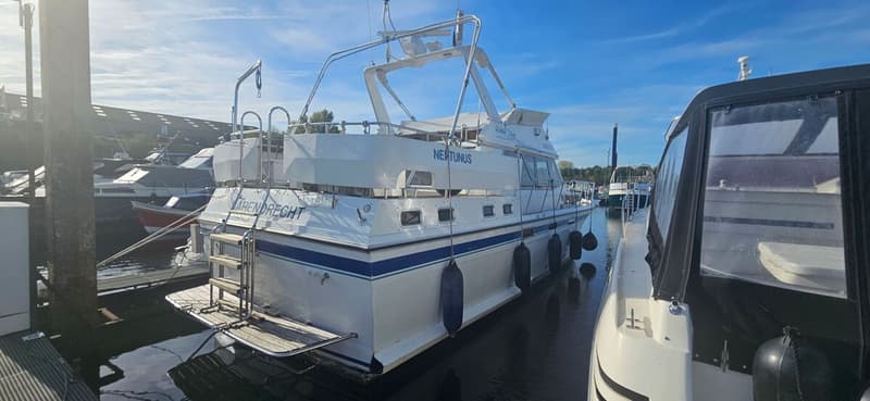 Neptunus 133 Flybridge foto 6