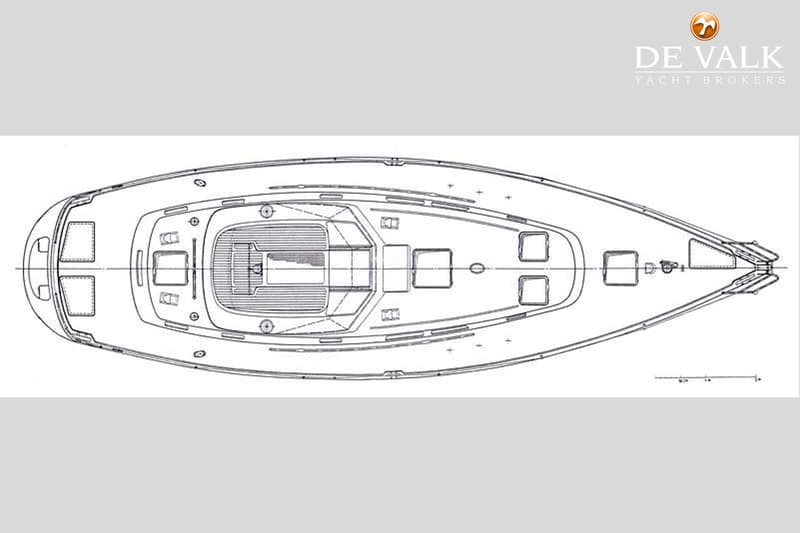 Een technische tekening van een boot, bovenaanzicht, met het logo van "DE VALK YACHT BROKERS" rechtsboven.