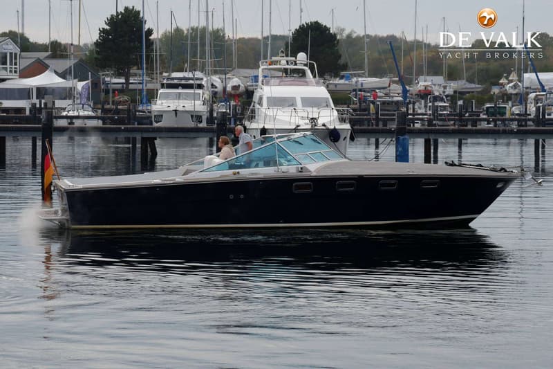 Magnum Marine 38 foto 2