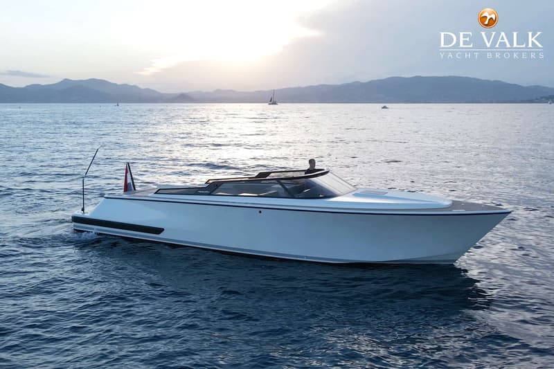 Reborn 40 R Cabin foto 2