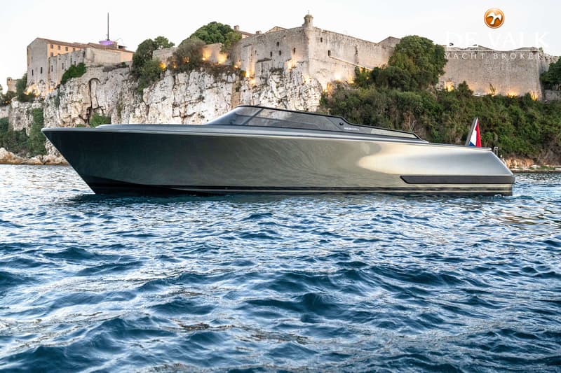 Reborn 38 Bowrider foto 2