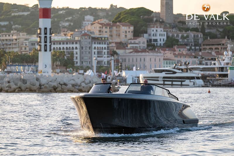 Reborn 38 Bowrider foto 3