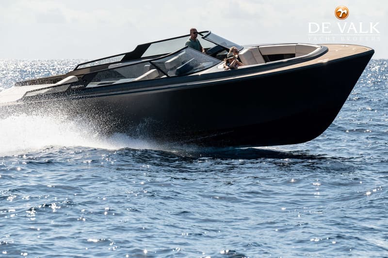 Reborn 38 Bowrider foto 4