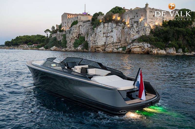 Reborn 38 Bowrider foto 8