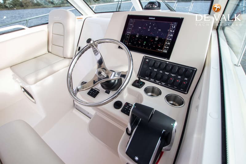 Boston Whaler 285 Conquest Pilothouse foto 20