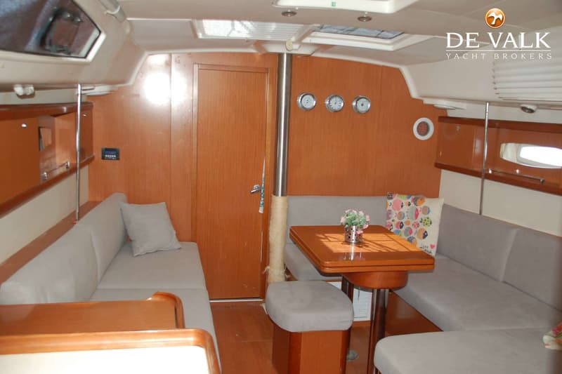 Beneteau Oceanis 40 foto 18