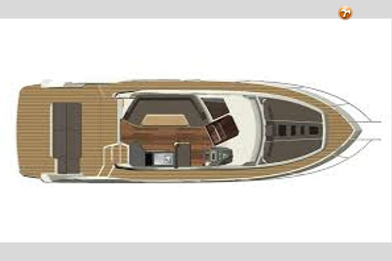 Een bovenaanzicht van een boot met een houten dek, een kajuit en een open kuip. — Galeon 300 Fly