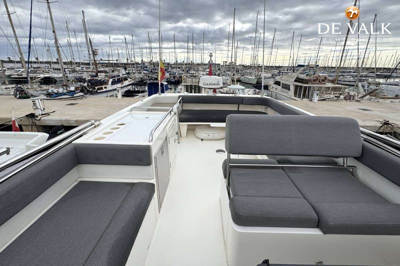 Riviera 39 Open Flybridge foto 16