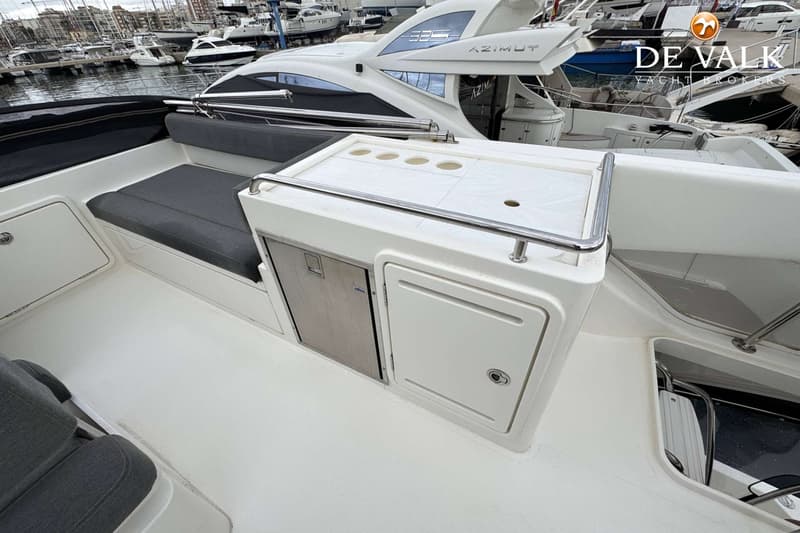 Riviera 39 Open Flybridge foto 17