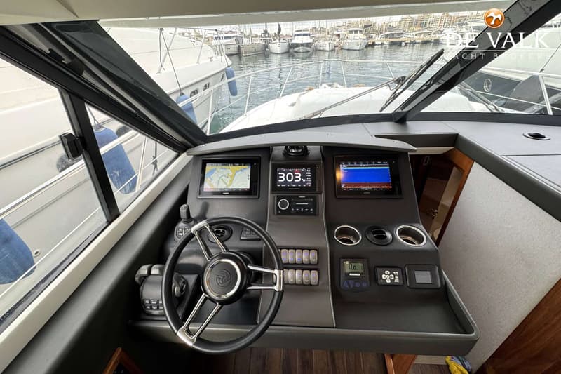 Riviera 39 Open Flybridge foto 22