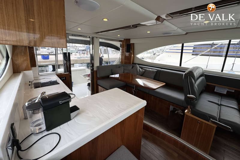 Riviera 39 Open Flybridge foto 23