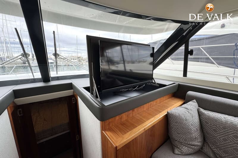 Riviera 39 Open Flybridge foto 24