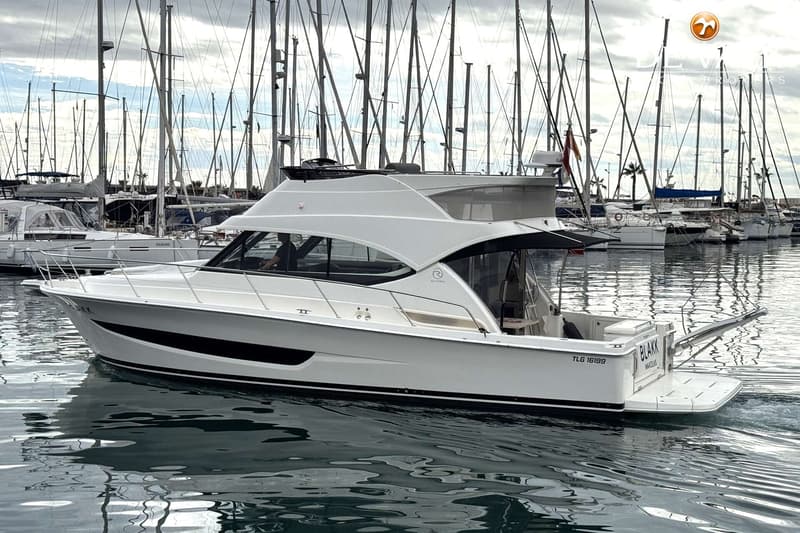Riviera 39 Open Flybridge foto 4