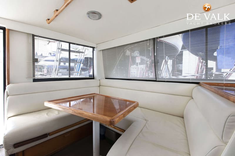 Riviera 33 Flybridge foto 12
