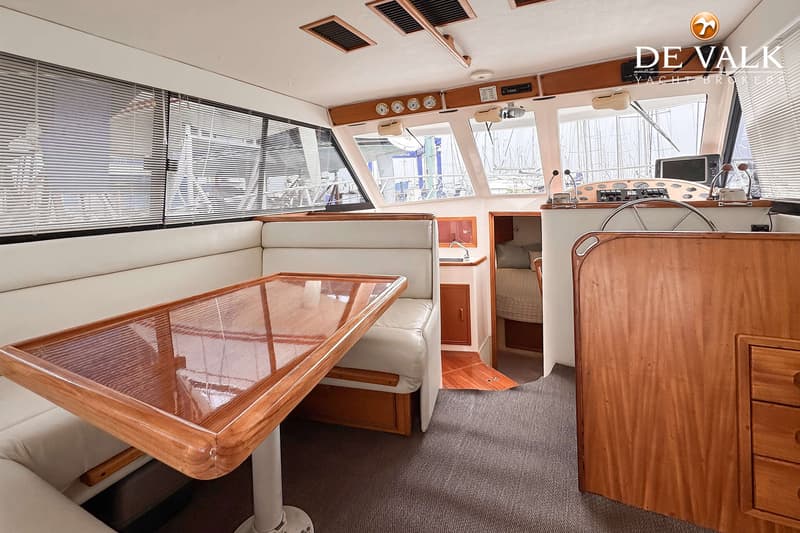 Riviera 33 Flybridge foto 13