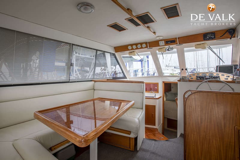 Riviera 33 Flybridge foto 15