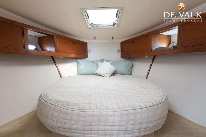 Riviera 33 Flybridge foto 17