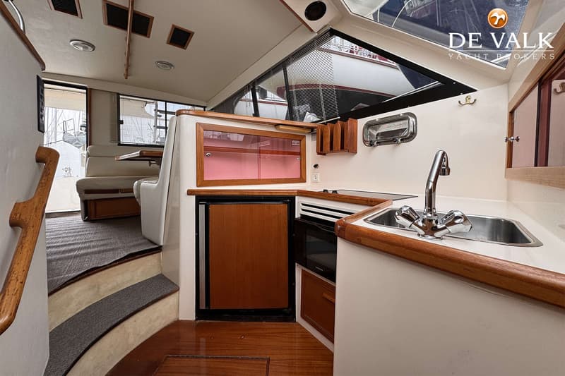 Riviera 33 Flybridge foto 24