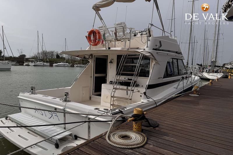 Riviera 33 Flybridge foto 4