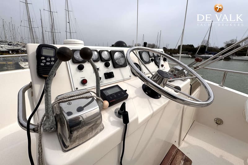 Riviera 33 Flybridge foto 6