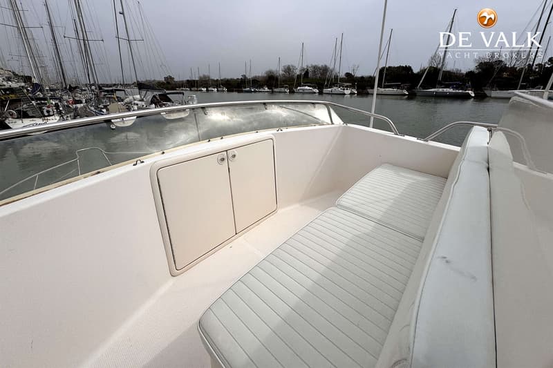 Riviera 33 Flybridge foto 7
