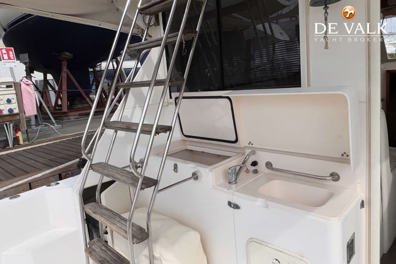 Riviera 33 Flybridge foto 8