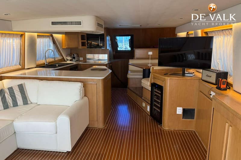 Hatteras 65 Convertible foto 14