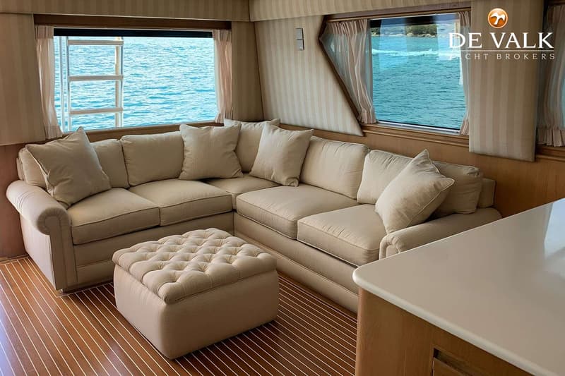 Hatteras 65 Convertible foto 11