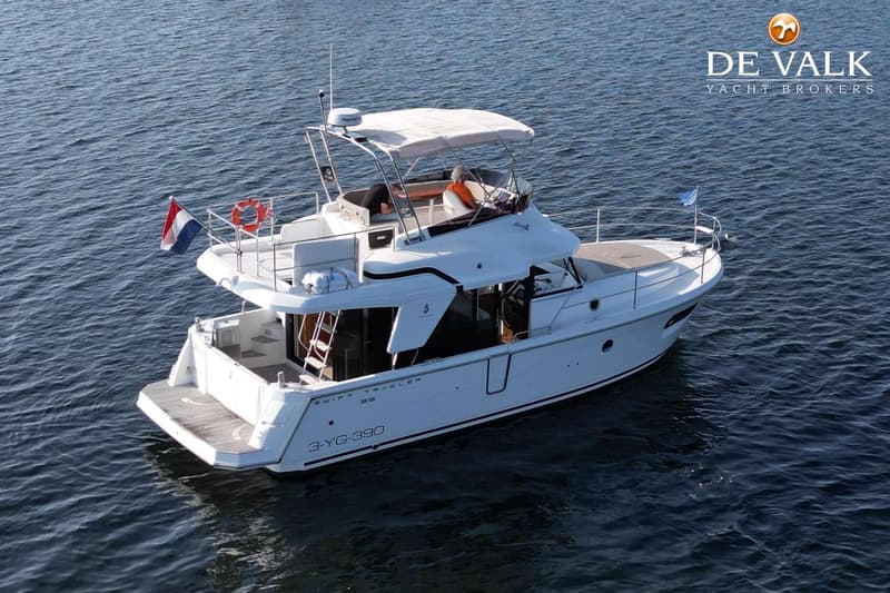 Beneteau Swift Trawler 35 foto 3