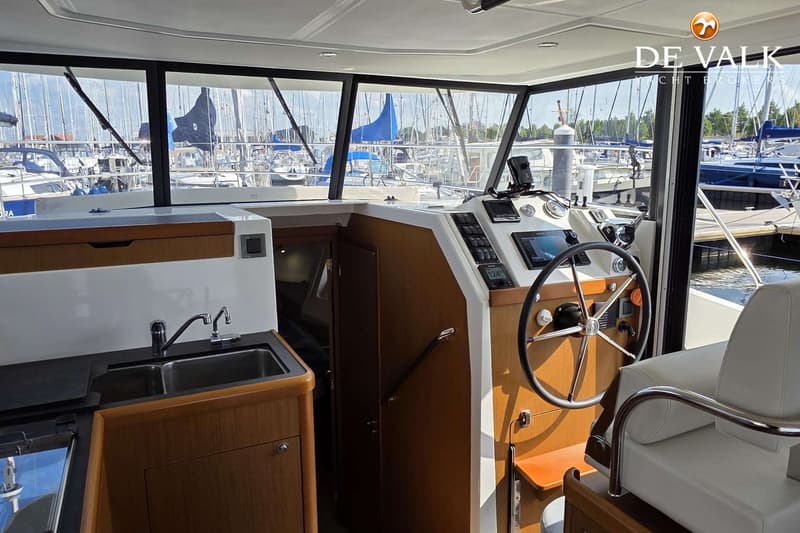 Beneteau Swift Trawler 35 foto 24