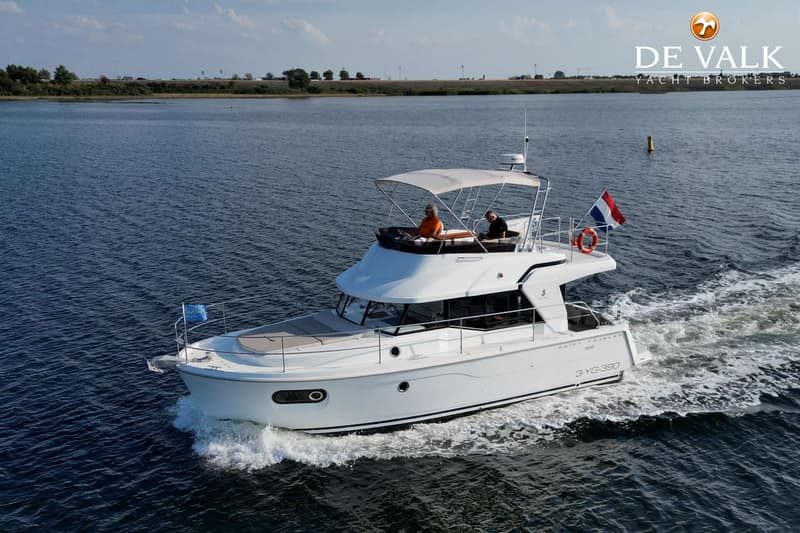 Beneteau Swift Trawler 35 foto 4