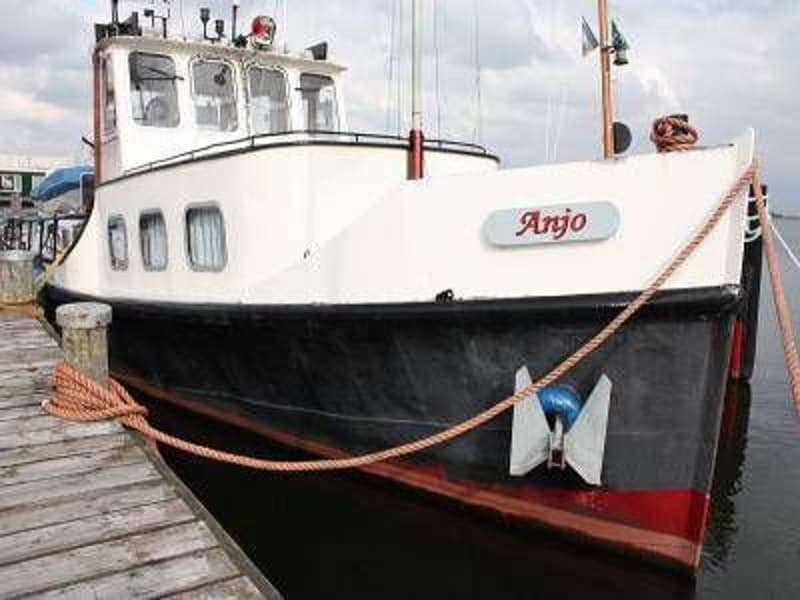 Sleepboot 17.36 foto 1