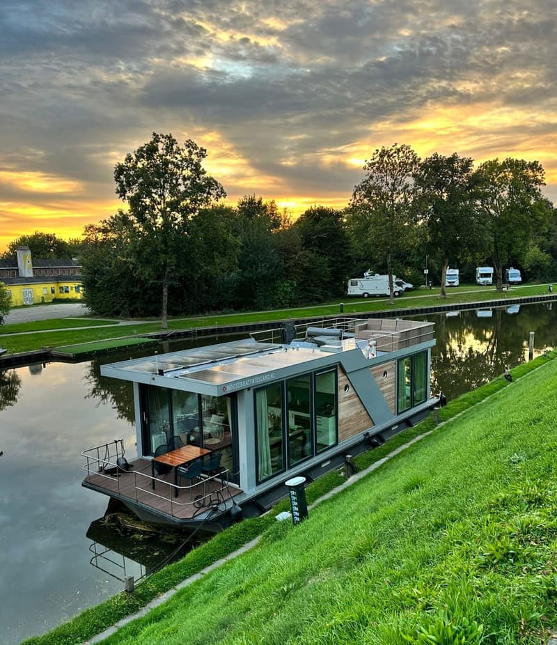 Houseboat Friesland 12.75 X 4.50 (inboard Engine) foto 2