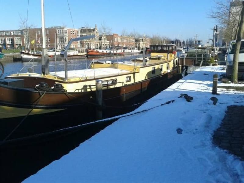 Steilsteven 24.00 Met Vaste Ligplaats Aan De Emmakade Te Leeuwarden foto 2