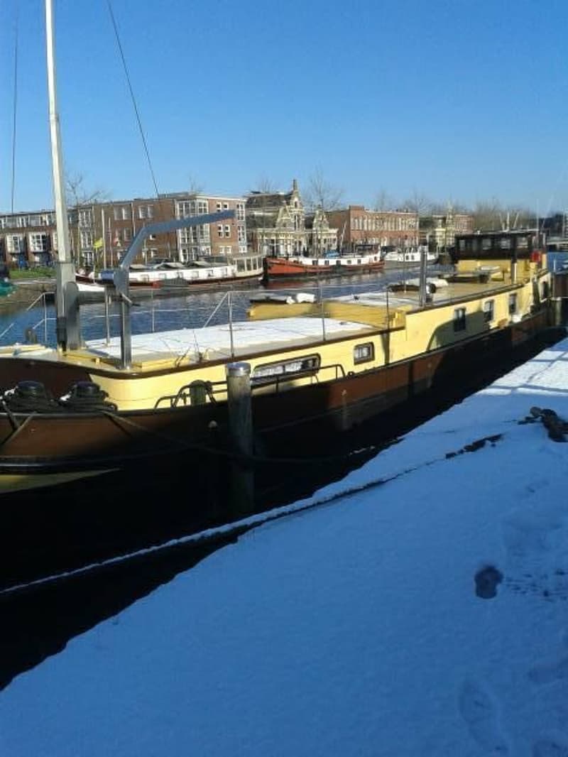 Steilsteven 24.00 Met Vaste Ligplaats Aan De Emmakade Te Leeuwarden foto 3